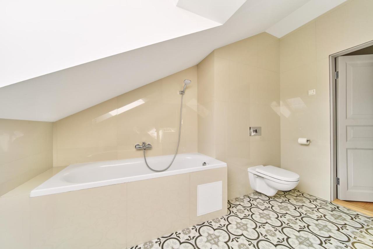 Modern Two-Bedroom Apartment, Vilnius City Centre Exterior photo